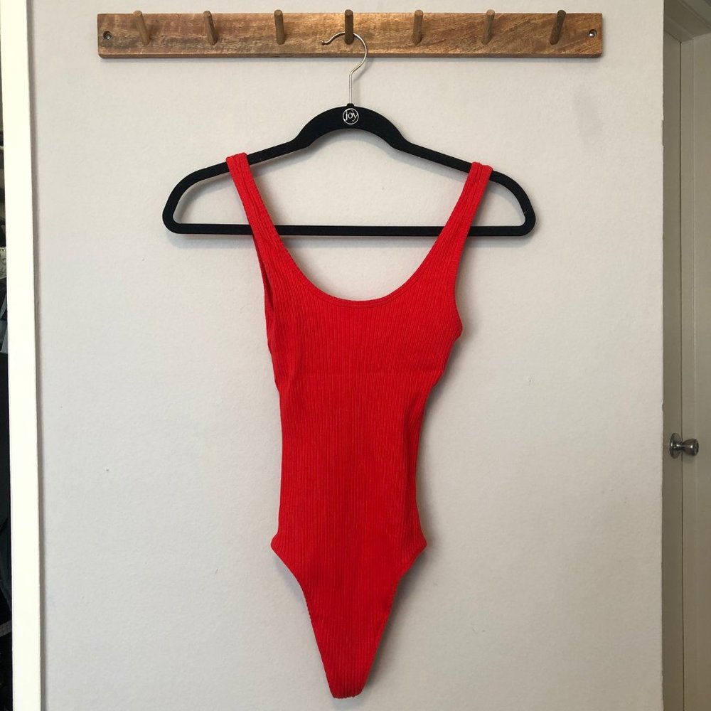Aritzia Ribbed Bodysuit XS